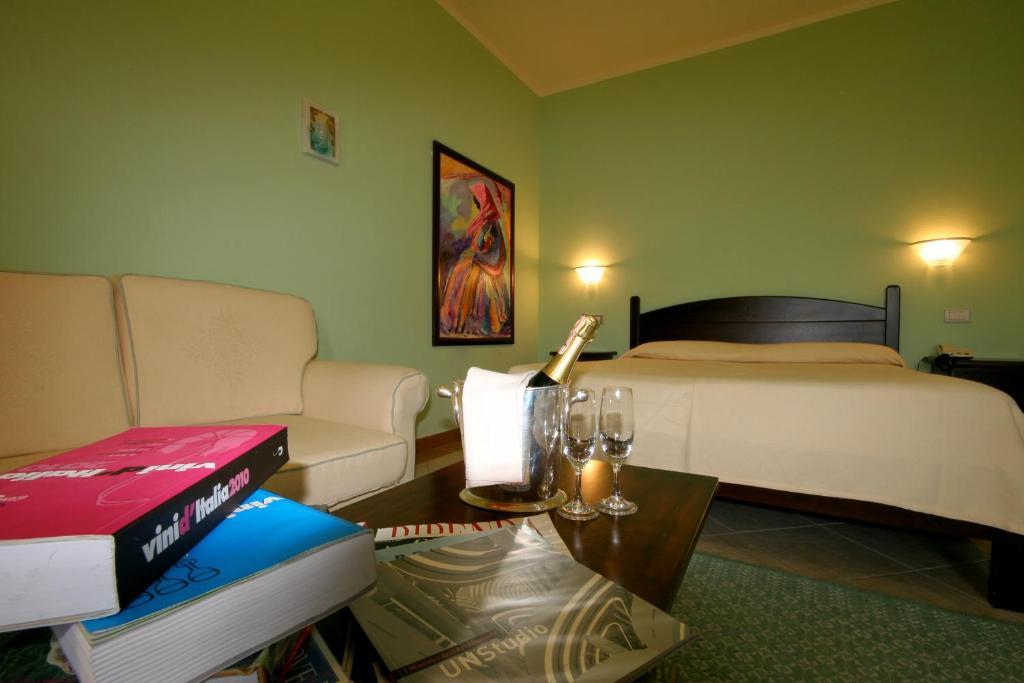 Hotel Il Duomo Phg Oristano Habitación foto