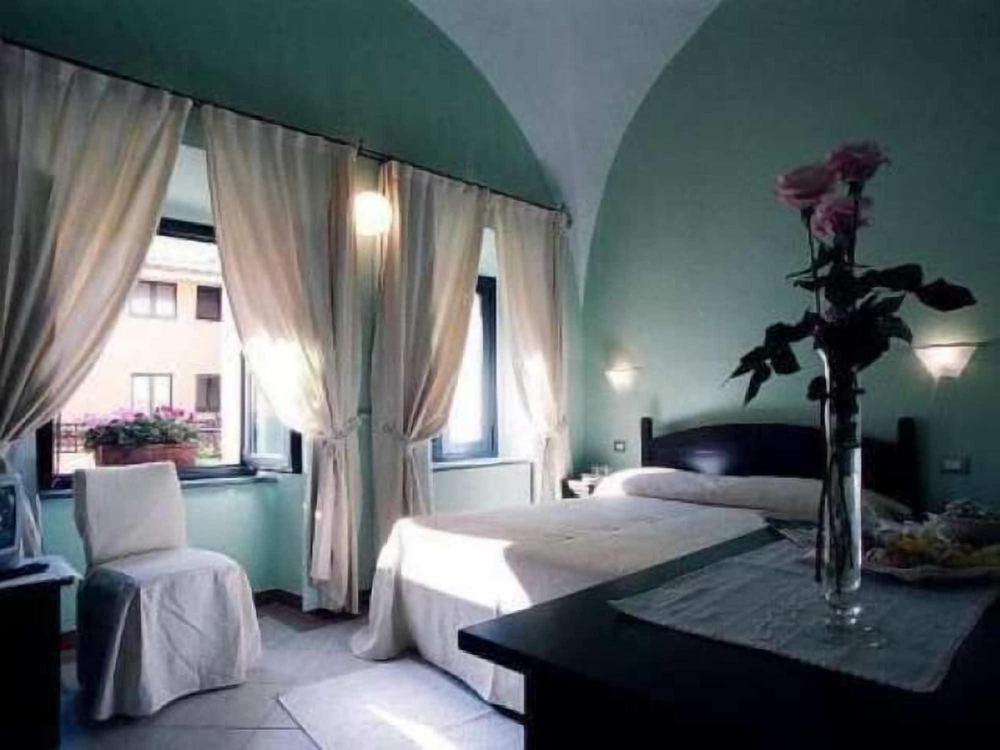 Hotel Il Duomo Phg Oristano Exterior foto