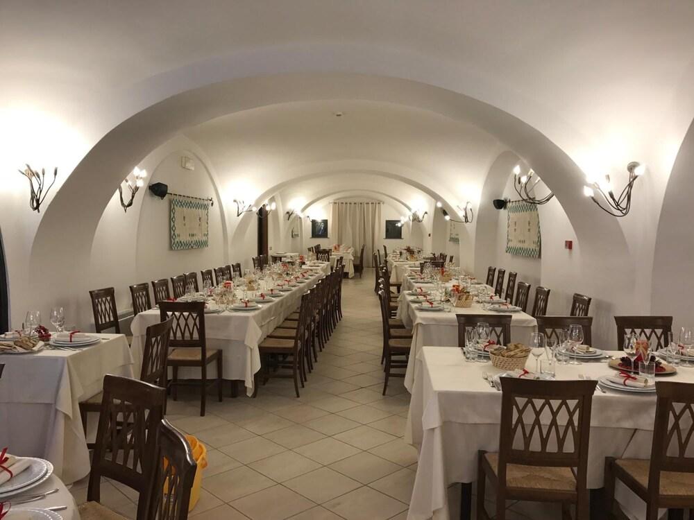 Hotel Il Duomo Phg Oristano Exterior foto